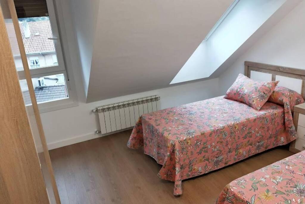 Ferienwohnung Precioso Atico En El Centro De Onís Exterior foto