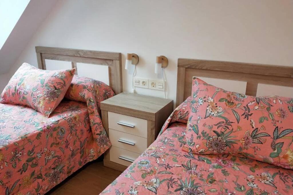 Ferienwohnung Precioso Atico En El Centro De Onís Exterior foto