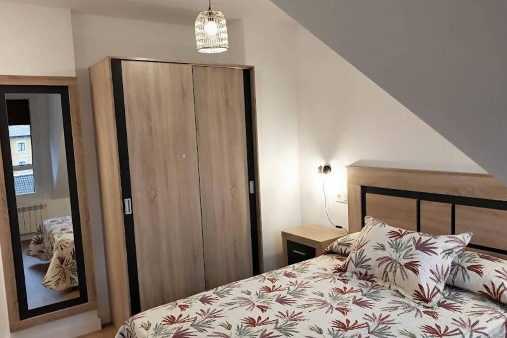 Ferienwohnung Precioso Atico En El Centro De Onís Exterior foto